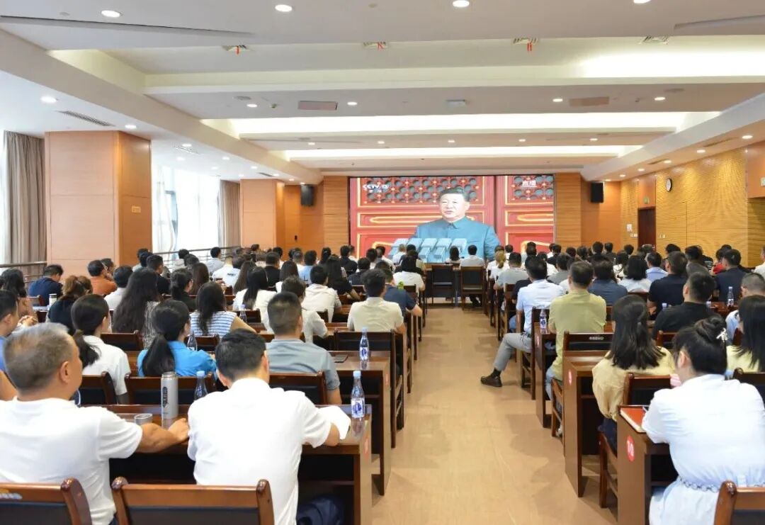 省交通运输系统集中收看纪念中国人民抗日战争暨世界反法西斯战争胜利 80 周年大会