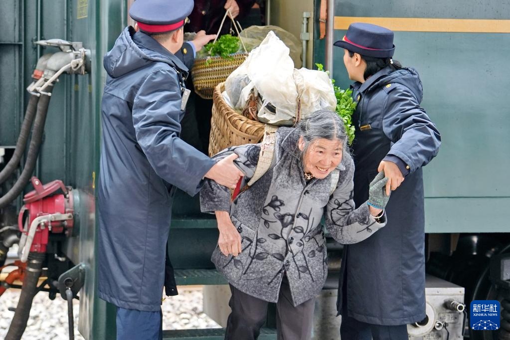 黔北“慢火车”的温暖坚守